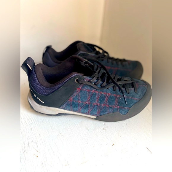 Adidas 5 Ten Hiking Shoe - Picture 7 of 9